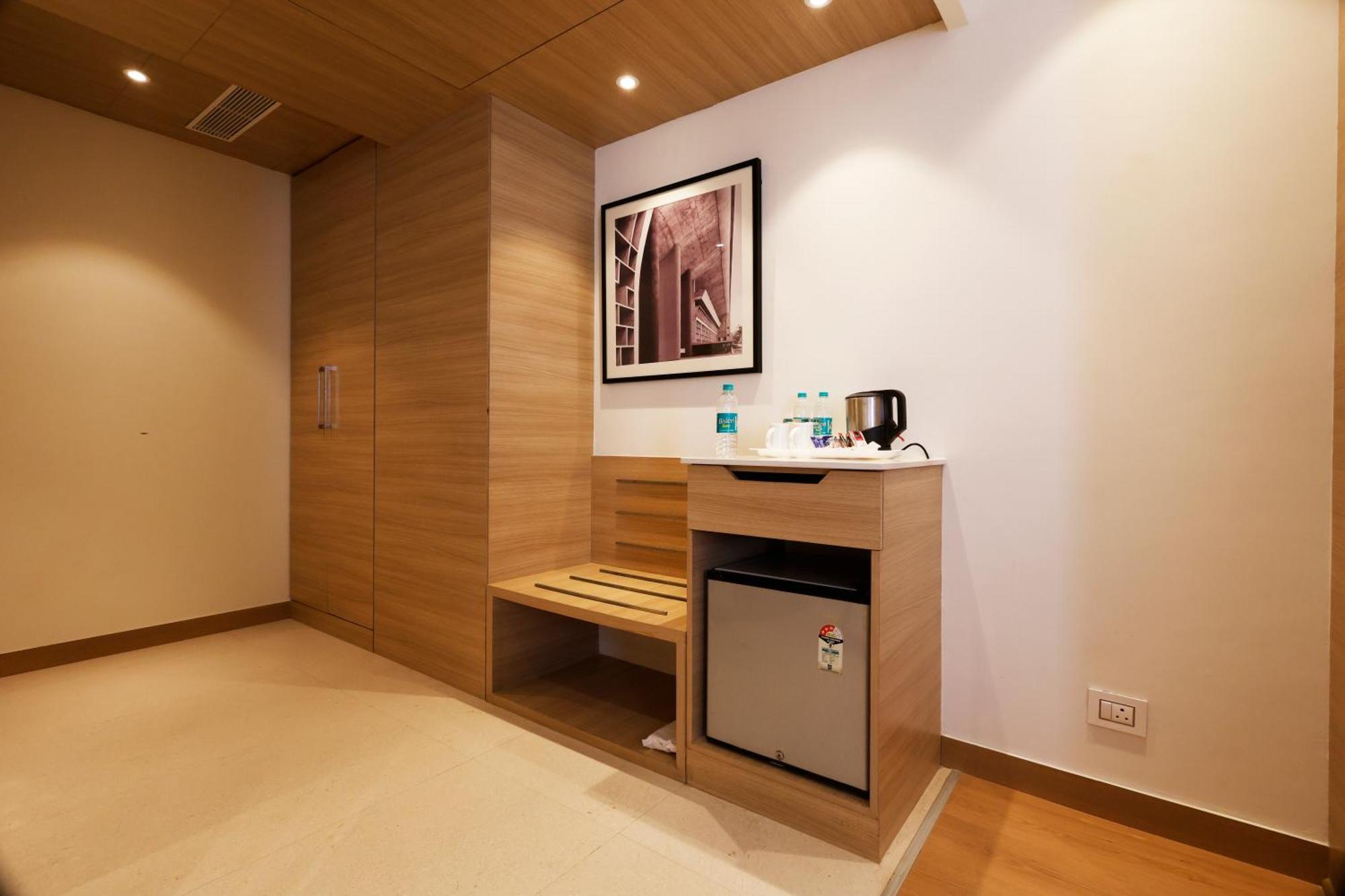 Tulip Inn Zirakpur Экстерьер фото
