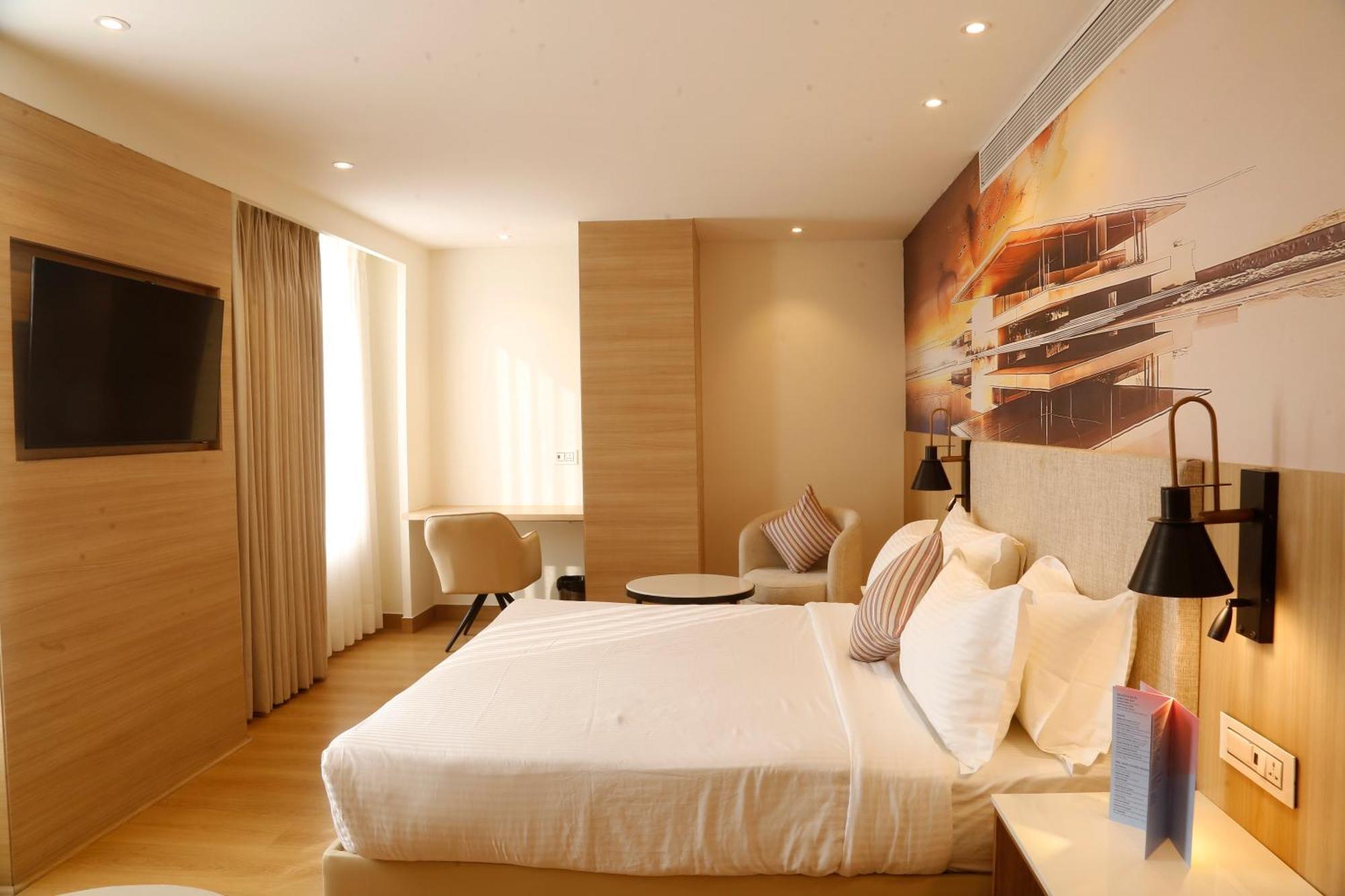 Tulip Inn Zirakpur Экстерьер фото
