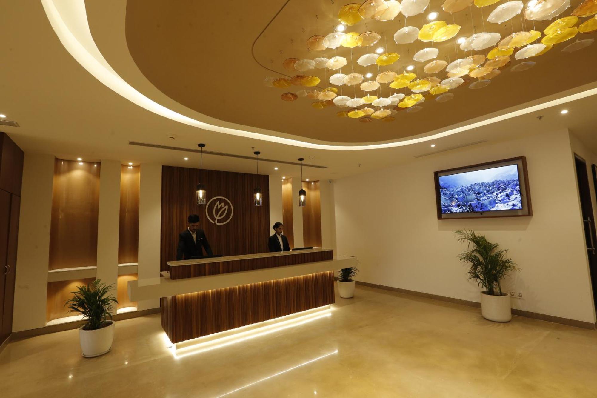 Tulip Inn Zirakpur Экстерьер фото