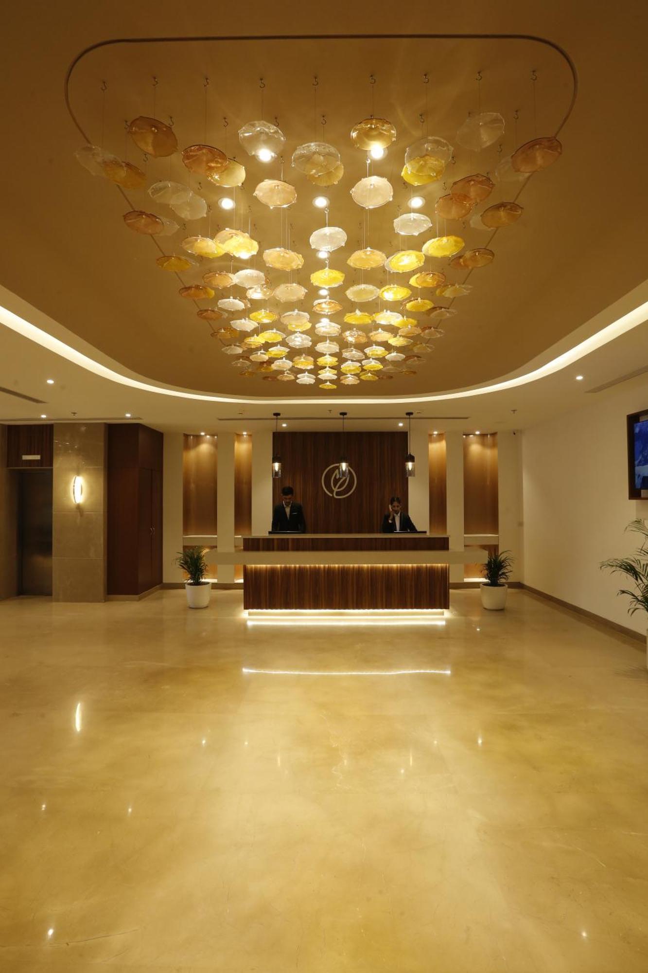 Tulip Inn Zirakpur Экстерьер фото