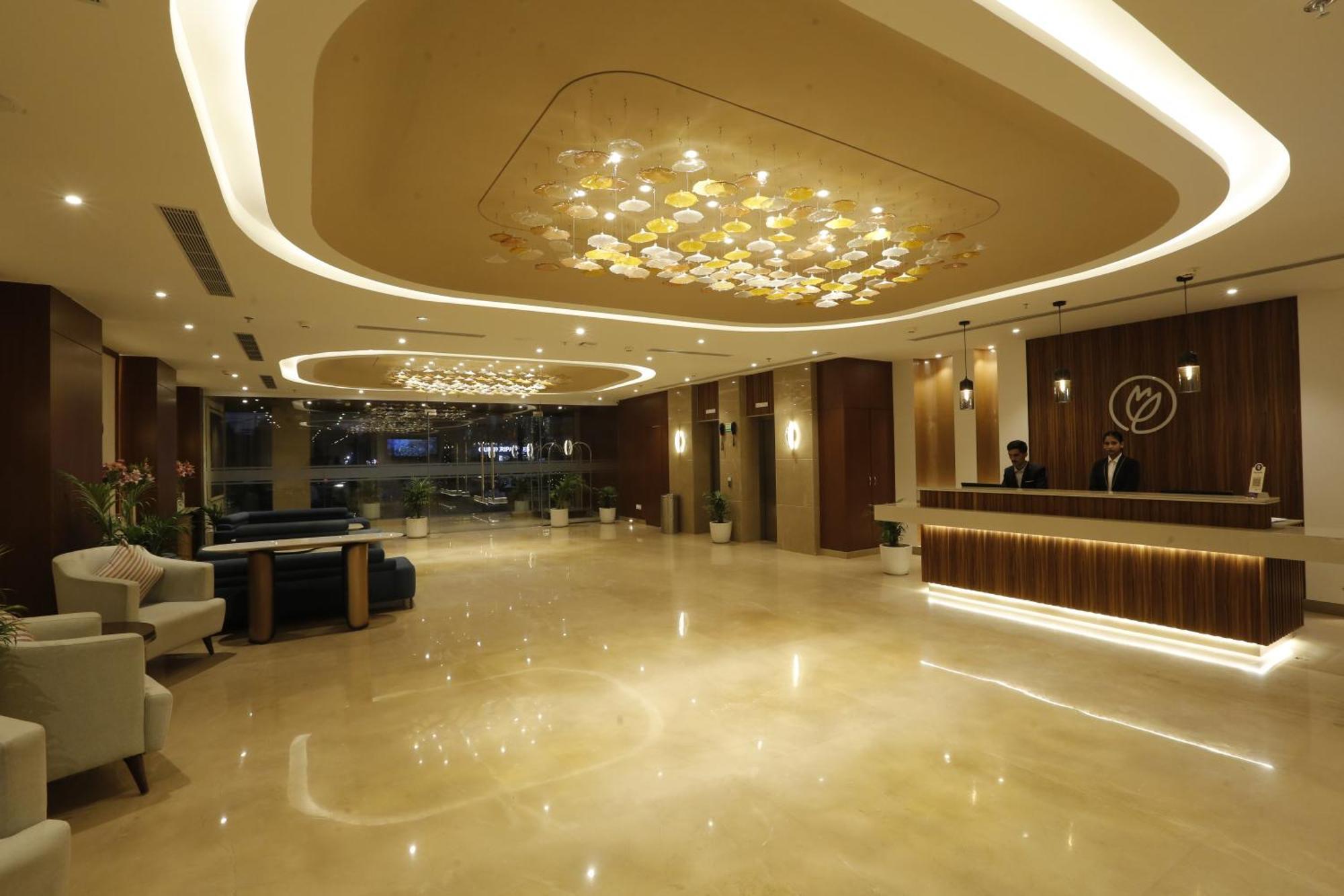 Tulip Inn Zirakpur Экстерьер фото