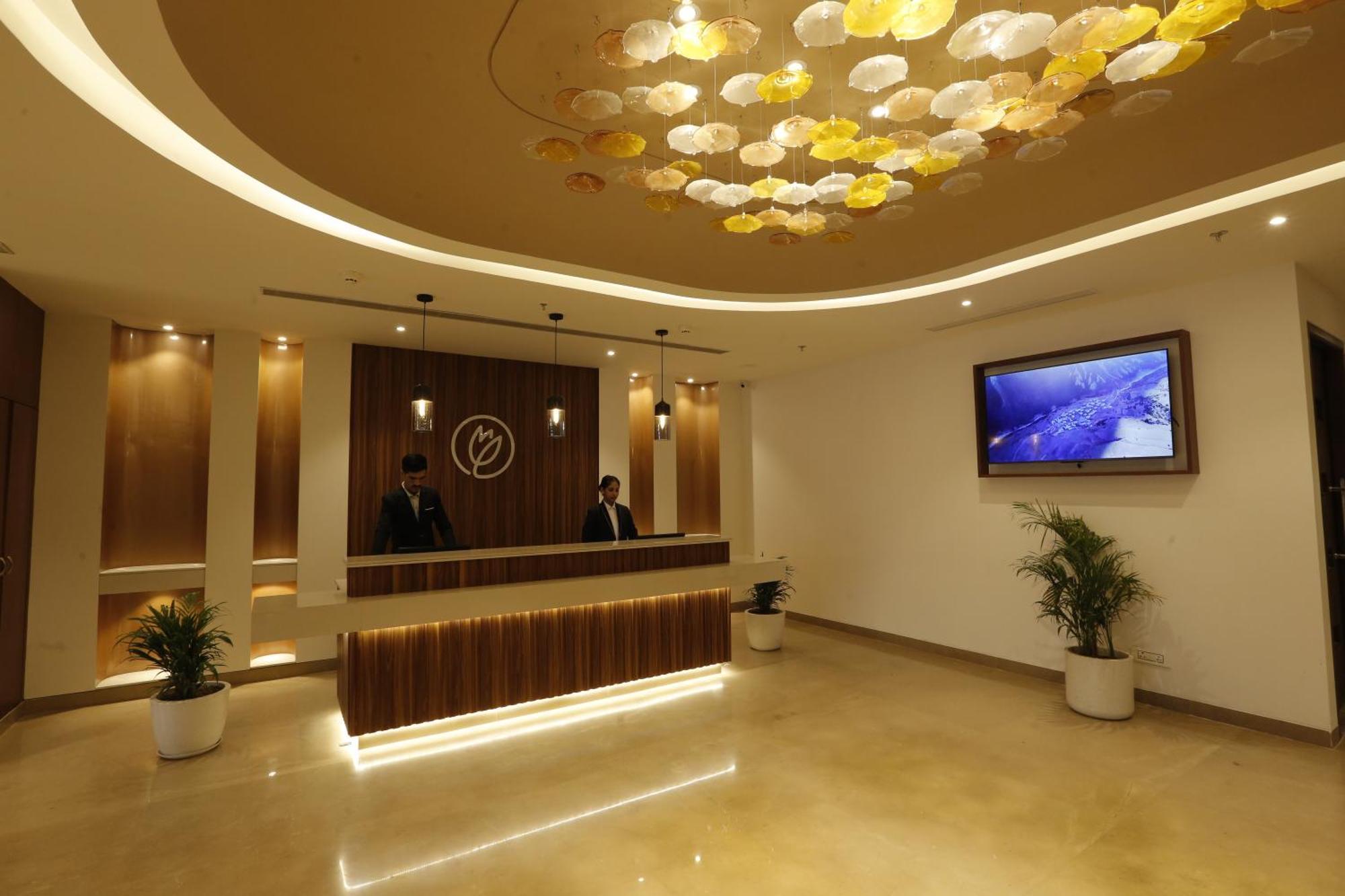 Tulip Inn Zirakpur Экстерьер фото
