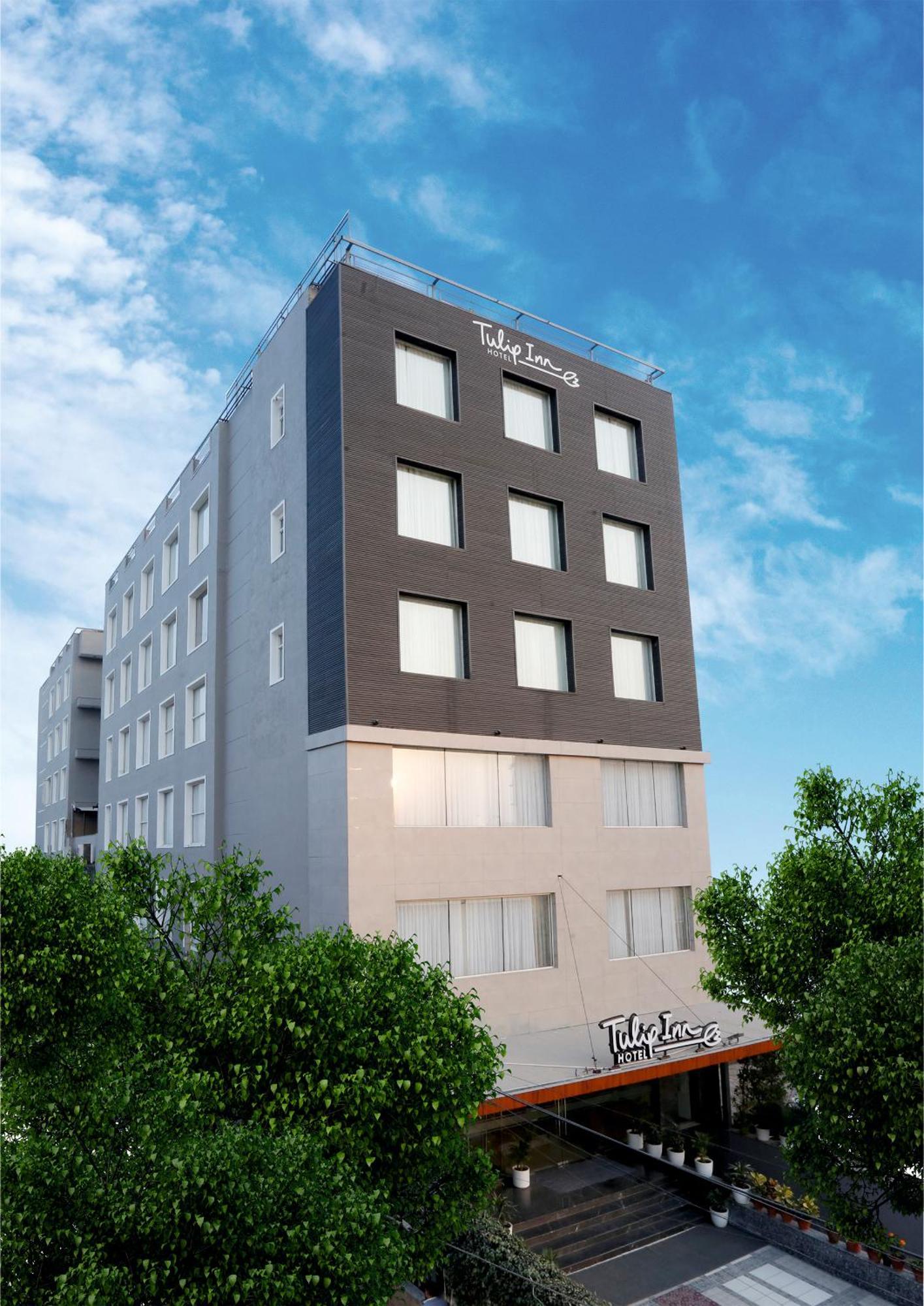 Tulip Inn Zirakpur Экстерьер фото