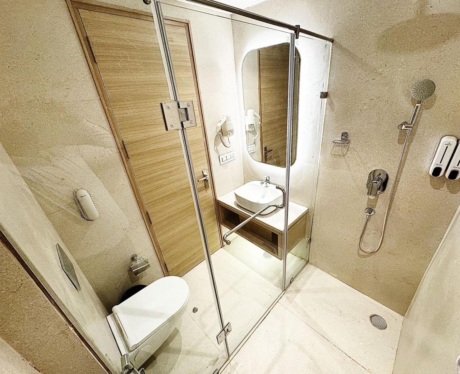 Tulip Inn Zirakpur Экстерьер фото